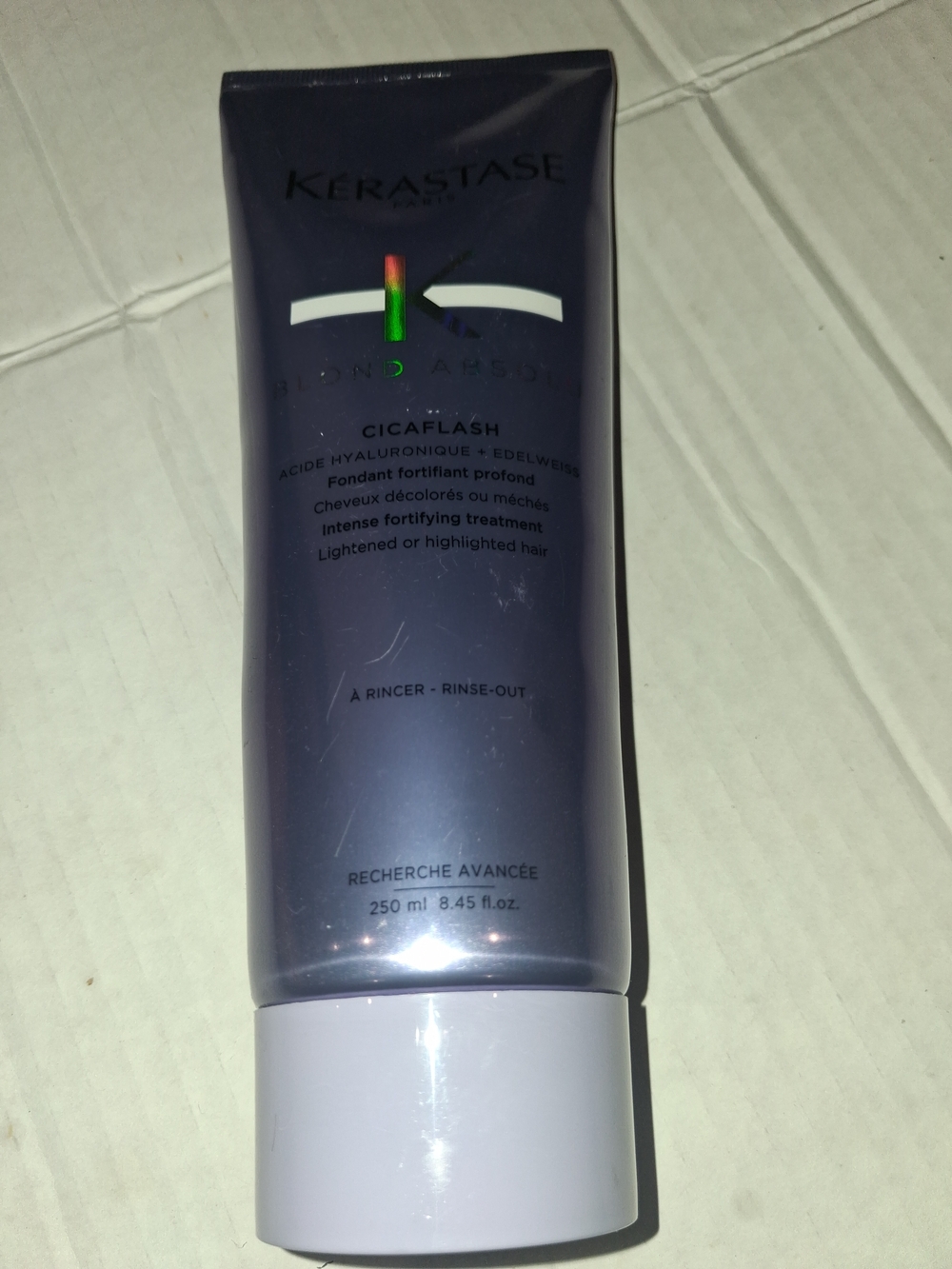 Kérastase Blond Absolu Cicaflash Fondant conditioner with a lavender-toned formu